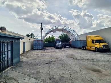 Flex Building for Sale (Owner/User or Investment). +/- 5,556 SF - photo 4