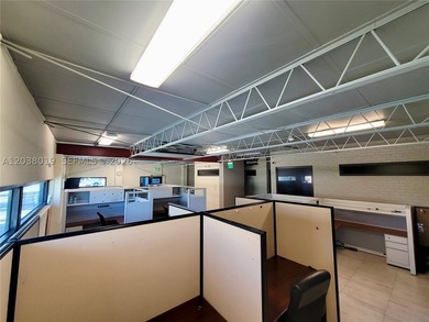 Flex Building for Sale (Owner/User or Investment). +/- 5,556 SF - photo 5