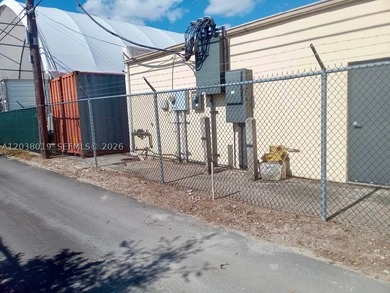 Flex Building for Sale (Owner/User or Investment). +/- 5,556 SF - photo 6