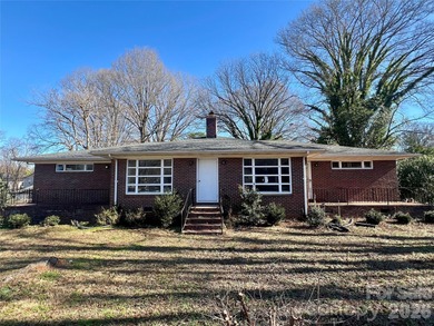 Lake Norman Lot Active Under Contract in Cornelius North Carolina