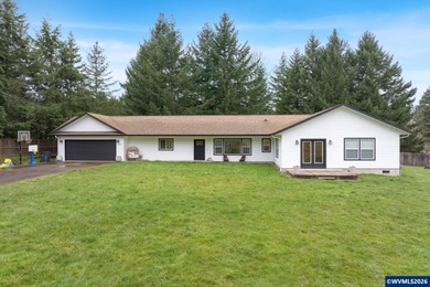 (private lake, pond, coastal) Home For Sale in Lebanon Oregon