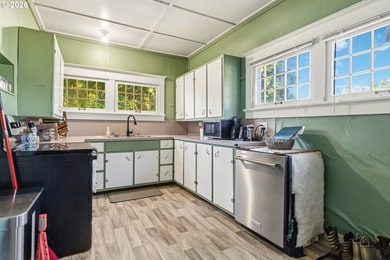 Absolutely charming 1910 Craftsman farmhouse - calling all - photo 13