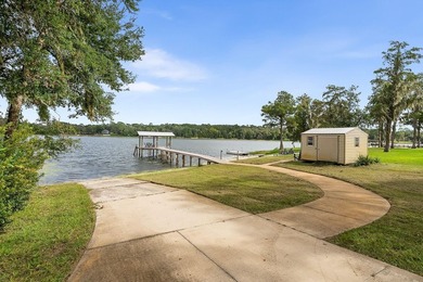Come home to Florida lakefront living at its best! Welcome to - photo 4
