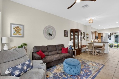 Immaculate 3-bed, 2.5-bath, 1-car town-home ideally situated on - photo 5