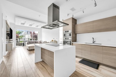 Rarely available South facing 2 bedroom that has been extremely - photo 2