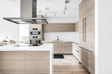 Rarely available South facing 2 bedroom that has been extremely - photo 3