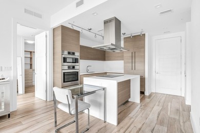 Rarely available South facing 2 bedroom that has been extremely - photo 5
