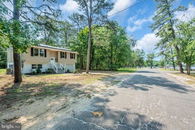 Beautifully renovated 3-bedroom, 2-full-bath home located in the - photo 45