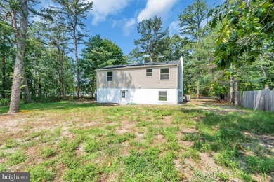 Beautifully renovated 3-bedroom, 2-full-bath home located in the - photo 48