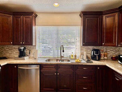 Spacious end-unit townhome located in the desired Cortina - photo 6