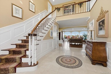 Welcome to an exceptional waterfront retreat, ideally situated - photo 3
