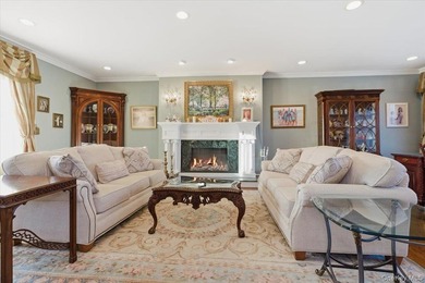 Welcome to an exceptional waterfront retreat, ideally situated - photo 4