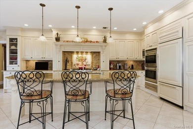 Welcome to an exceptional waterfront retreat, ideally situated - photo 10