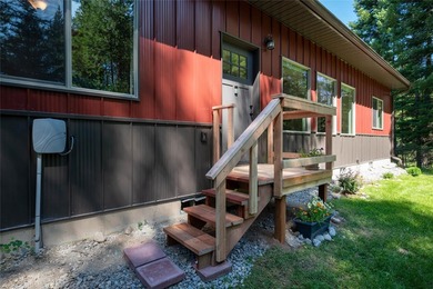 Experience true Montana living on this exceptional 10-acre horse - photo 15