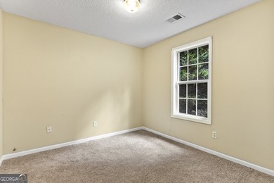 Welcome home to this beautifully maintained ranch offering 3 - photo 20