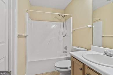 Welcome home to this beautifully maintained ranch offering 3 - photo 22