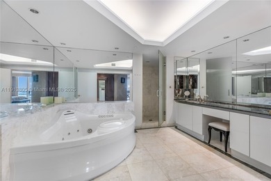 THIS BEAUTIFUL CONDO OFFERS MODERN FINISHES, ABUNDANT NATURAL - photo 24