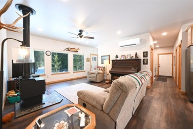 Experience true Montana living on this exceptional 10-acre horse - photo 27