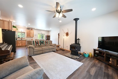 Experience true Montana living on this exceptional 10-acre horse - photo 28