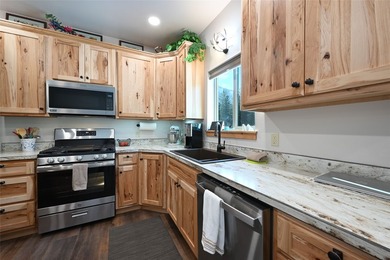 Experience true Montana living on this exceptional 10-acre horse - photo 33