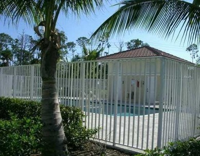 3 bedroom 2 bath condo. Step inside to find good sized rooms - photo 4