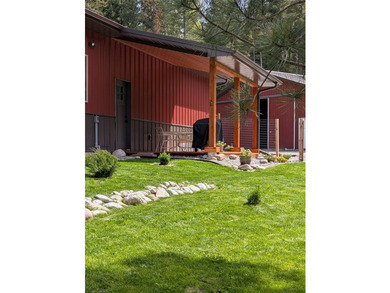 Experience true Montana living on this exceptional 10-acre horse - photo 60