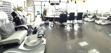 A well established and long term beauty bar is up for a grab due - photo 1