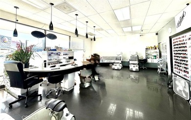 A well established and long term beauty bar is up for a grab due - photo 2