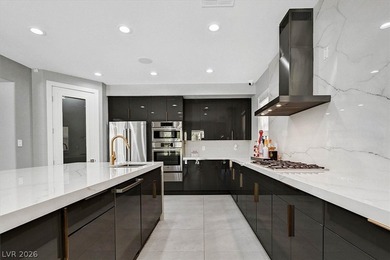 THIS GORGEOUS CHRISTOPHER HOME SHOWS LIKE A MODEL & IS NESTLED - photo 21