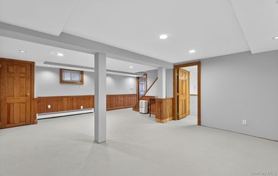 Welcome to this beautifully maintained 4-bedroom, 2-full-bath - photo 24