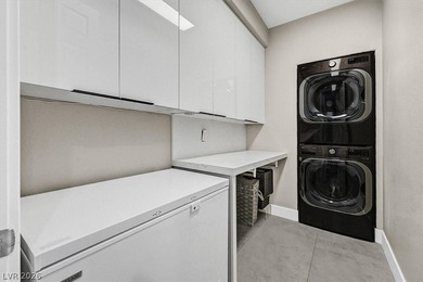 THIS GORGEOUS CHRISTOPHER HOME SHOWS LIKE A MODEL & IS NESTLED - photo 46