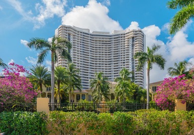 Little Maule Lake Condo For Sale in Aventura Florida