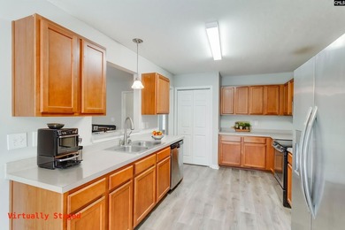Welcome to this beautifully updated 5-bedroom, 3.5-bath home - photo 10