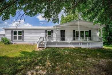 Lake Home For Sale in Byrdstown, Tennessee