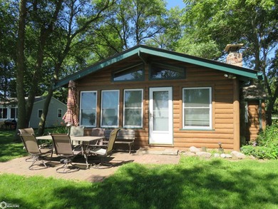 This is a very nice cottage with guest house. Great looking gas - photo 1