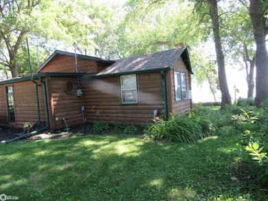 This is a very nice cottage with guest house. Great looking gas - photo 8
