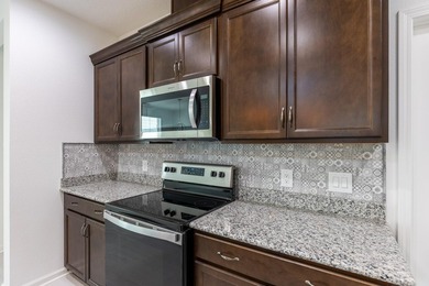 Back on market with no seller's fault. Very motivated seller! - photo 35