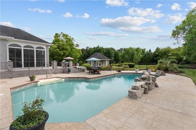 Set in the Estates on the Lynnhaven in Great Neck Point, one of - photo 11