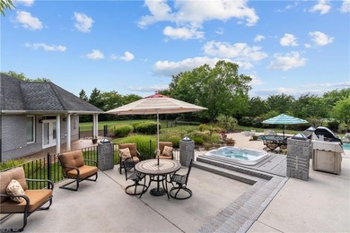 Set in the Estates on the Lynnhaven in Great Neck Point, one of - photo 13