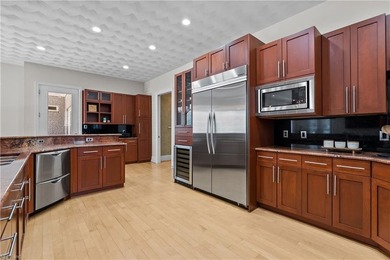 Set in the Estates on the Lynnhaven in Great Neck Point, one of - photo 18