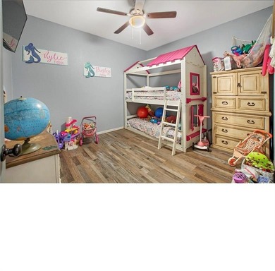 WATERFRONT SHORT-TERM RENTAL OR PRIVATE RESIDENCE. This inviting - photo 20
