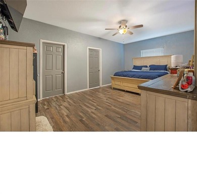 WATERFRONT SHORT-TERM RENTAL OR PRIVATE RESIDENCE. This inviting - photo 22