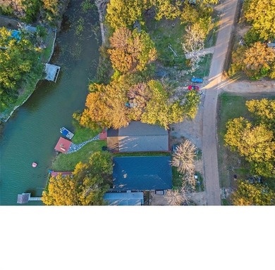 WATERFRONT SHORT-TERM RENTAL OR PRIVATE RESIDENCE. This inviting - photo 27