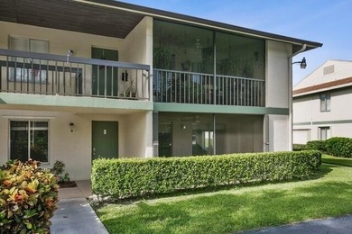 Welcome to Chasewood South! Step inside this beautifully - photo 1