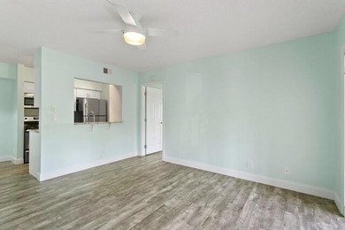 Welcome to Chasewood South! Step inside this beautifully - photo 2