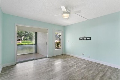 Welcome to Chasewood South! Step inside this beautifully - photo 4