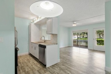 Welcome to Chasewood South! Step inside this beautifully - photo 5