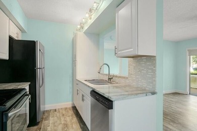 Welcome to Chasewood South! Step inside this beautifully - photo 6