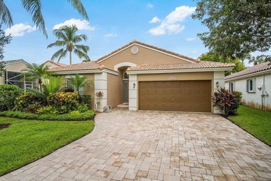 Welcome to The Harbors at Riverglen! This beautifully maintained - photo 2
