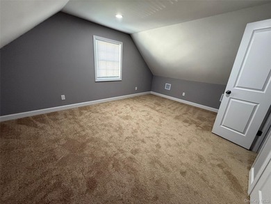 Beautifully renovated 4-bedroom, 2-bath home in Bay Shore - photo 14